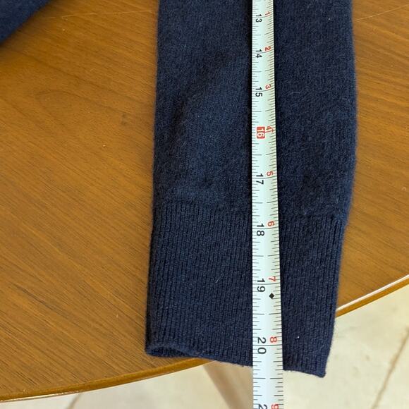 Jenni Kayne Flynn Navy 100% Cashmere V neck Long Sleeve Sweater, size XS - Picture 7 of 9